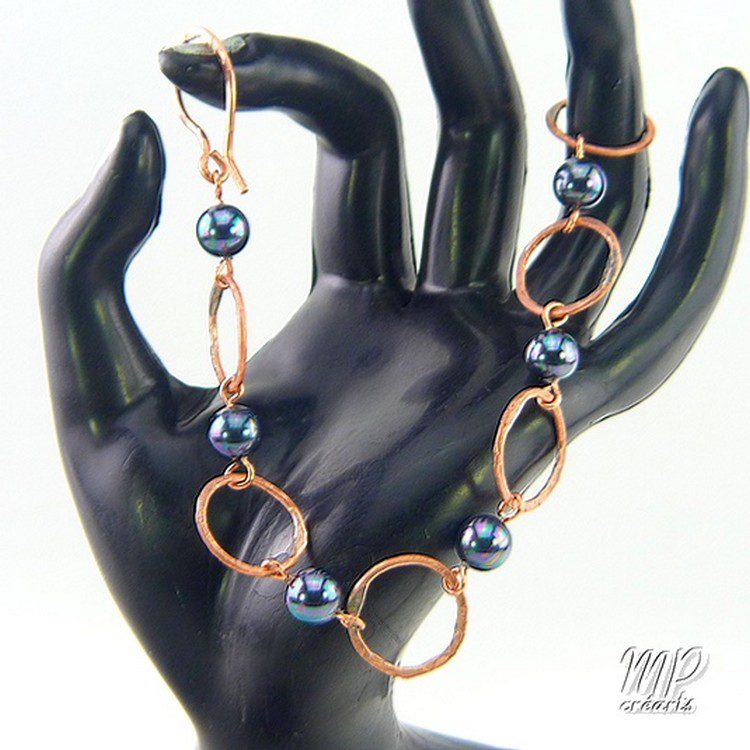 Bracelet Nastya - cuivre brut et perles en nacre – Image 5