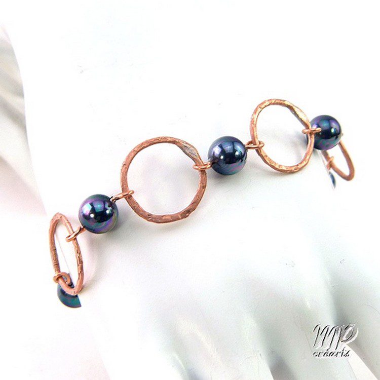 Bracelet Nastya - cuivre brut et perles en nacre – Image 4