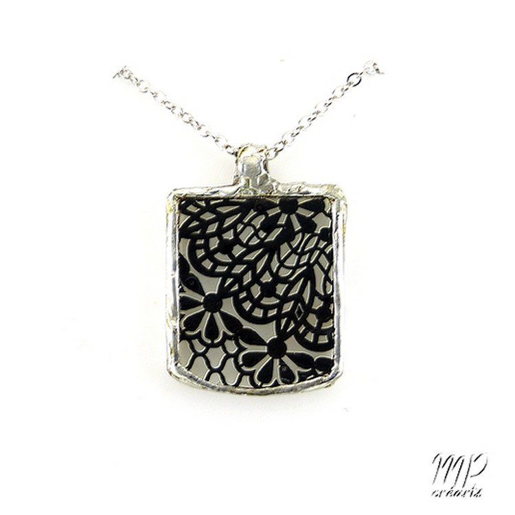 Pendentif Stasya - filigrane noir sous verre – Image 2