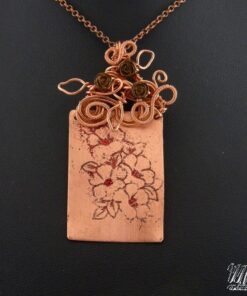 Pendentif Daisy - cuivre naturel gravé et wire wrapped – Image 2