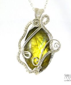 Pendentif Meiga - wire wrapped labradorite