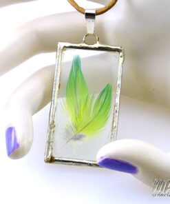 Pendentif Aratinga - plumes sous verre – Image 5