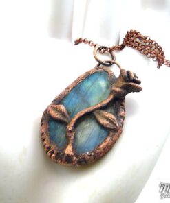 pendentif roxia electroformed avec rose