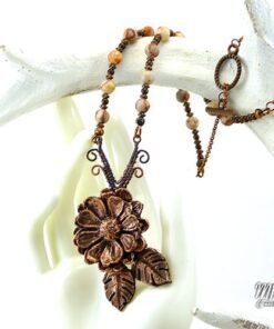collier nao fleur en cuivre et rhodochrosite