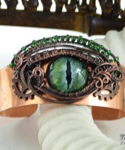Réservé : Bracelet Manchette "oeil de dragon" Vermithrax - cuivre et oeil vert – Image 3