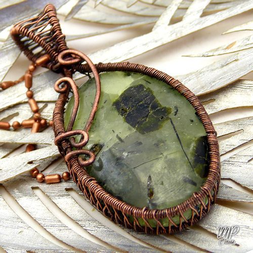 Pendentif Balda - préhnite wire-wrapped – Image 2