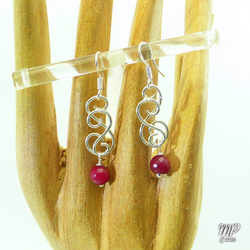 Boucles d'oreille Cardinal - wire wrapped grenat – Image 4