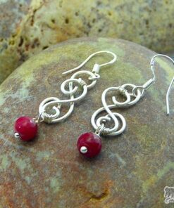 Boucles d'oreille Cardinal - wire wrapped grenat – Image 3