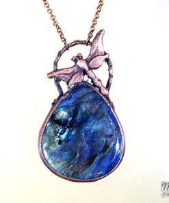 pendentif feofan labradorite avec libellule