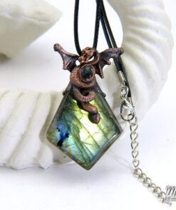 Réservé : Pendentif Gronk - labradorite et dragon – Image 5