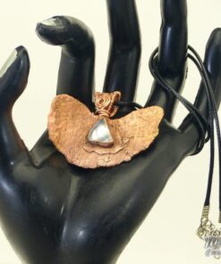 Pendentif Daithe - feuille de ginkgo biloba cuivré et Diamant Herkimer – Image 6