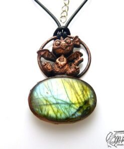 pendentif labradorite avec Glasfeu le petit dragon