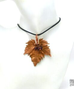 Pendentif Gamay - feuille de vigne cuivrée et grenat – Image 2