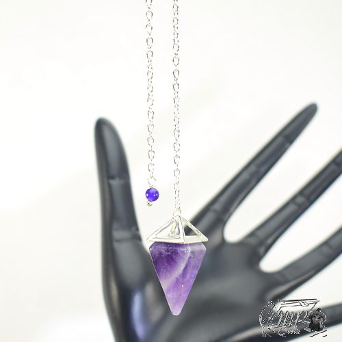 pendule pyramide en améthyste