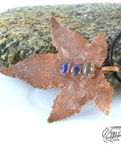 Pendentif Pasgen - feuille d'érable japonais et pierres de lune – Image 2