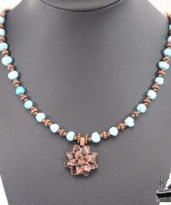 Collier Giesi - fleur en cuivre avec perles d'eau douce – Image 7