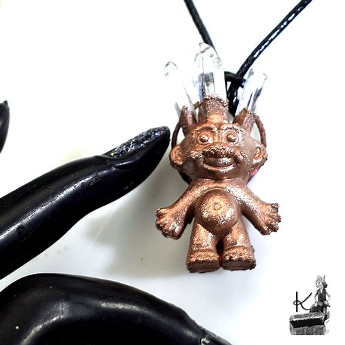 Pendentif "troll" Gillou - diamants d'herkimer – Image 8