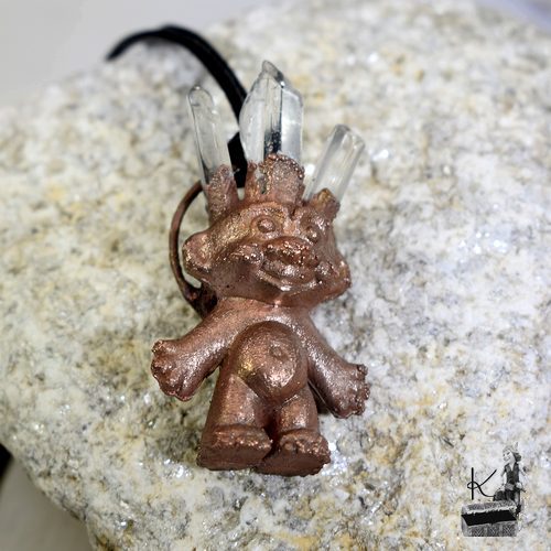 Pendentif "troll" Gillou - diamants d'herkimer – Image 6