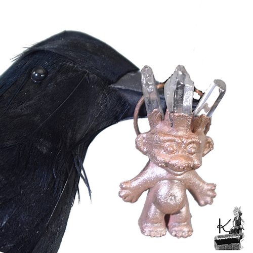 Pendentif "troll" Gillou - diamants d'herkimer – Image 4