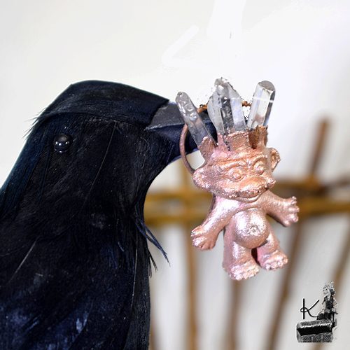 Pendentif "troll" Gillou - diamants d'herkimer – Image 3