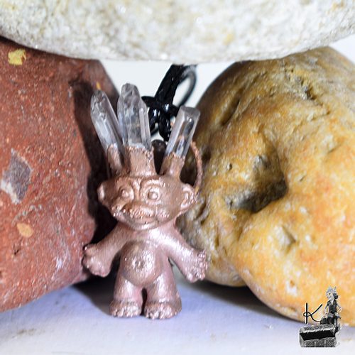 Pendentif "troll" Gillou - diamants d'herkimer – Image 2
