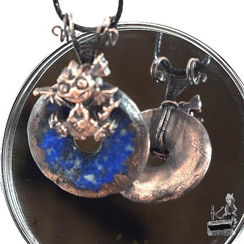 Pendentif Glasfeu - dragounet et lapis lazuli – Image 2