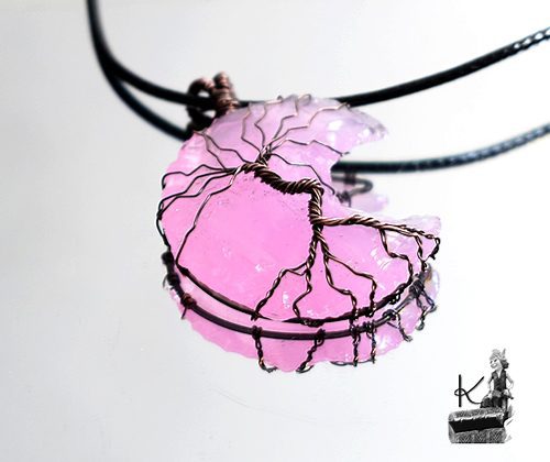 Pendentif Nannah - lune en quartz rose et arbre de vie – Image 2