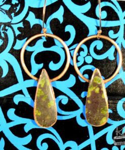 Boucles d'oreille Cedriel - cuivre et epidote verte – Image 2