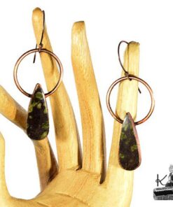 Boucles d'oreille Cedriel - cuivre et epidote verte – Image 8