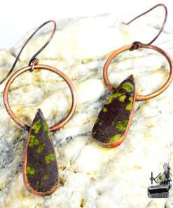 Boucles d'oreille Cedriel - cuivre et epidote verte – Image 4