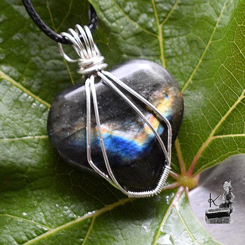 Réservé : Pendentif coeur en labradorite wire wrapped argenté – Image 2