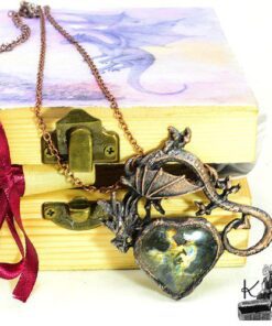 tresor box rhaegal en cuivre avec coeur en labradorite