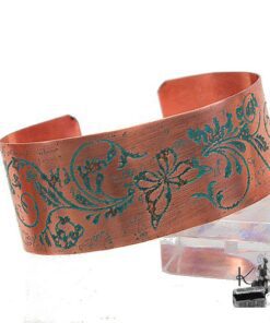 bracelet manchette adela en cuivre gravé