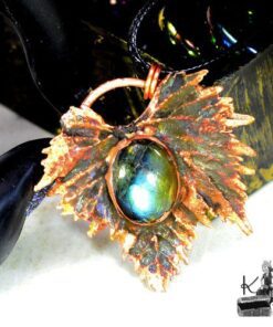 Pendentif Neilina- feuille de vigne cuivrée et labradorite – Image 2