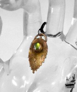 Pendentif Hafgan en feuille naturelle et labradorite