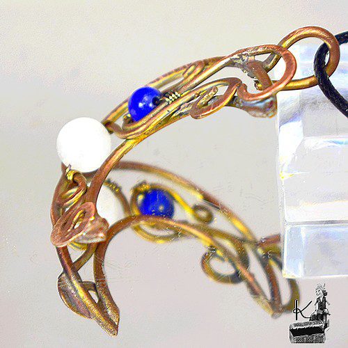 Pendentif Sohalia - lune avec lapis lazuli et pierre de lune – Image 4