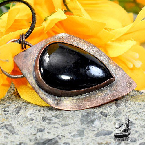 Réservé : Pendentif Maura - tourmaline noire et cuivre – Image 4