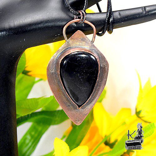Réservé : Pendentif Maura - tourmaline noire et cuivre – Image 3
