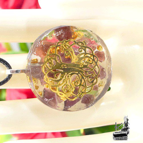 Pendentif Orgone Orgonite "Thaama" avec Arbre de Vie et grenat – Image 7