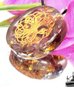 Pendentif Orgone Orgonite "Thaama" avec Arbre de Vie et grenat – Image 4