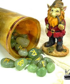 Runes futhark en aventurine verte