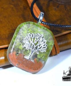 Pendentif orgone orgonite peridot et arbre de vie