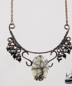 Collier médiéval Carys avec opale dentrite