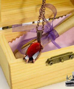 Trésor-Box Deargros avec pendentif en grenat