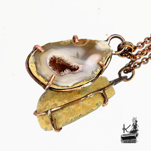 pendentif Eyota en cuivre avec une geode druzy agate