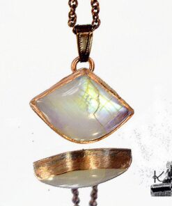 Pendentif Ailis en pierre de lune