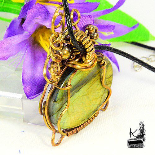 Pendentif Taram - chaudron en labradorite – Image 4