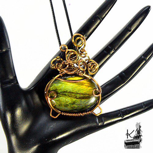 Pendentif Taram - chaudron en labradorite – Image 3