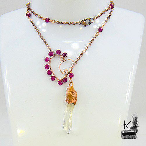 Collier lasso Shauna en cuivre avec grenat et cristal de roche