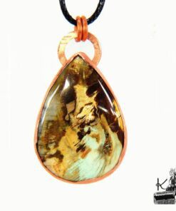 Pendentif Magosia en bois fossilisé